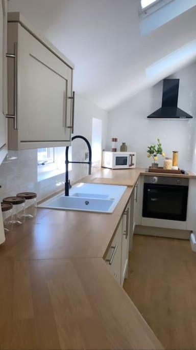 Churchview Apartments Сихем Экстерьер фото