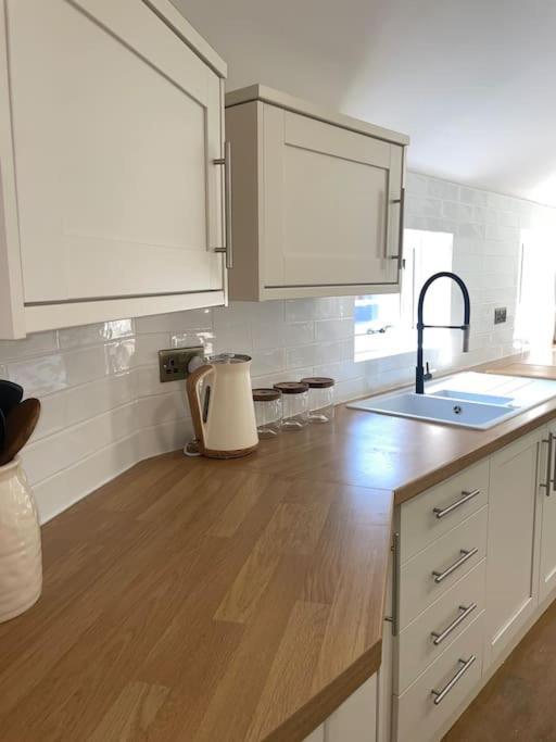 Churchview Apartments Сихем Экстерьер фото